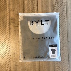 BYLT BASICA LUX BASIC CREW SPLIT HEM SIZE LARGE IN HEATHER GREY